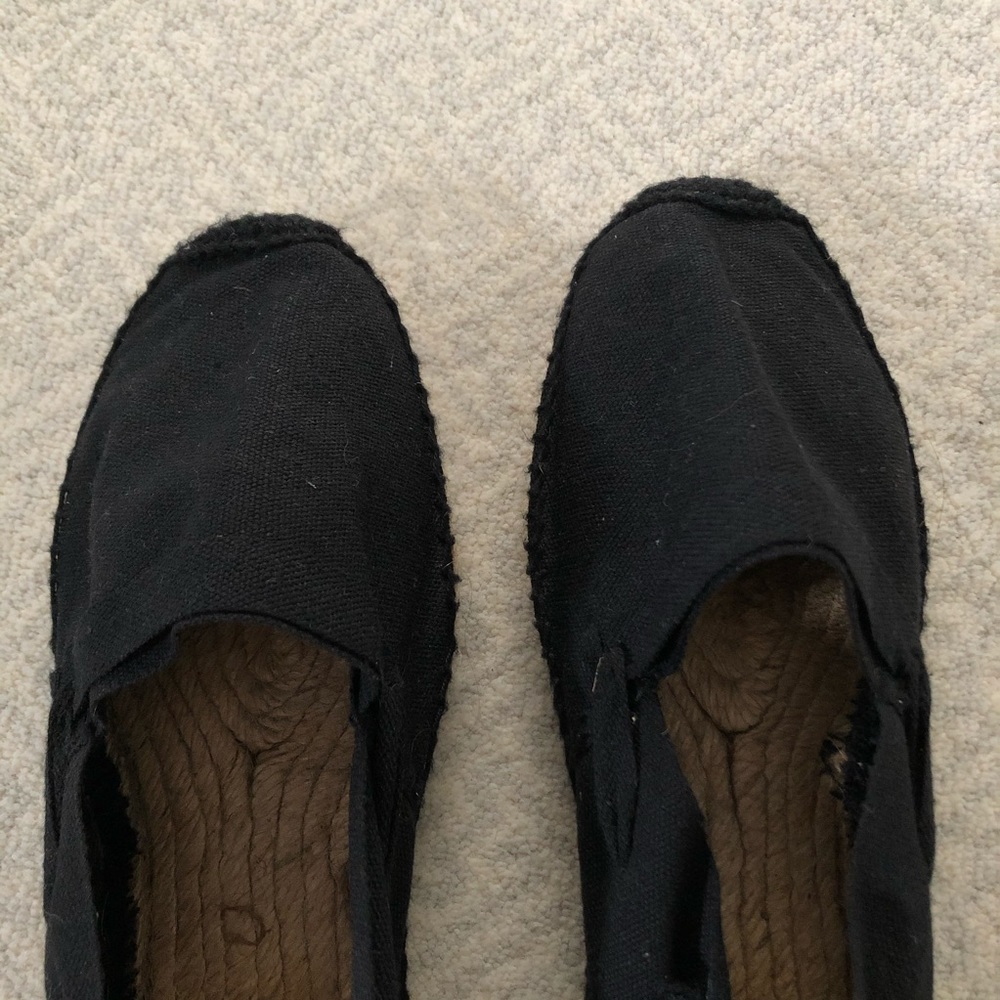 Handmade Spanish Flat Espadrilles in Black - Picture 4 of 5